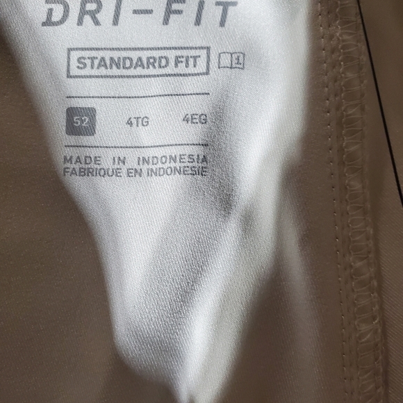 Nike Dri-Fit Standard Fit Sz. 52 Shorts - Picture 5 of 10